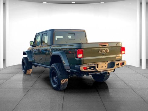 Used 2023 Jeep Gladiator Sport image 5