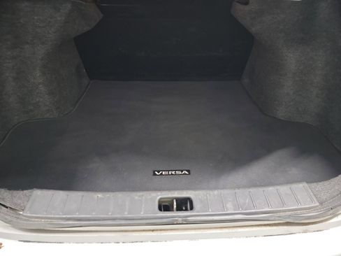 Used 2012 Nissan Versa SV image 24