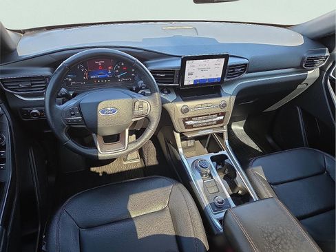 Used 2020 Ford Explorer XLT w/ Equipment Group 202A image 11