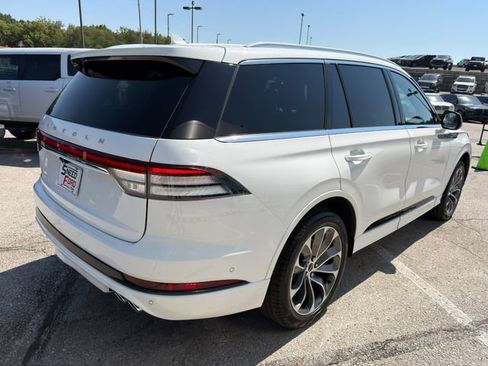 Used 2022 Lincoln Aviator Grand Touring w/ Equipment Group 301A AWD/4WD image 7
