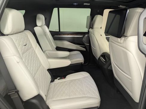 Used 2025 Cadillac Escalade Sport Platinum w/ LPO, Floor Liner Package AWD/4WD image 20