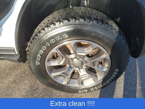 Used 2022 Jeep Cherokee Trailhawk AWD/4WD image 14