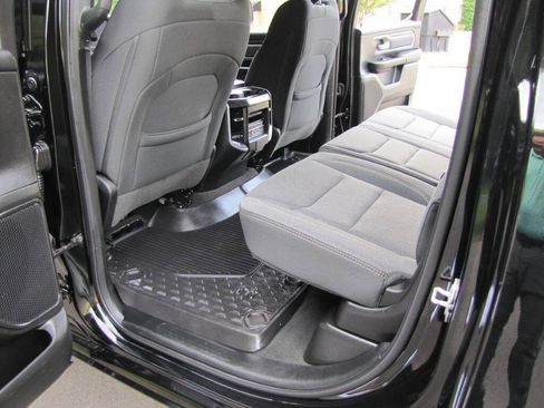 Used 2022 RAM 1500 Big Horn AWD/4WD image 22