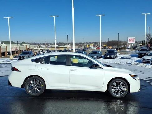 New 2026 Nissan Sentra SL image 2