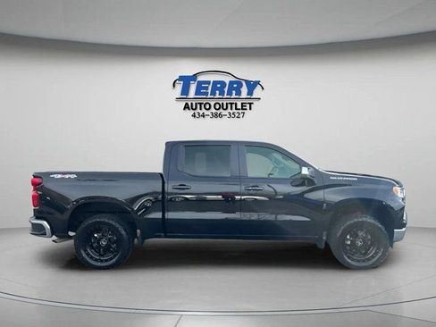 Used 2025 Chevrolet Silverado 1500 LT image 1