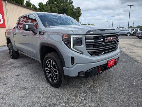 Certified 2025 GMC Sierra 1500 AT4 w/ AT4 Premium Package AWD/4WD image 6