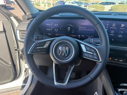 Used 2025 Buick Envision Preferred image 17