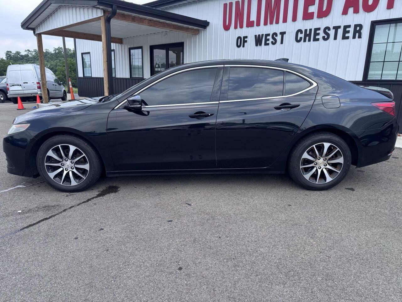 Used 2017 Acura TLX FWD image 8