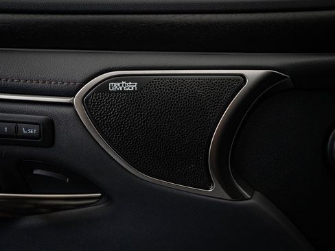 Certified 2025 Lexus ES 300h Ultra Luxury w/ Accessory Package (Z1) image 26