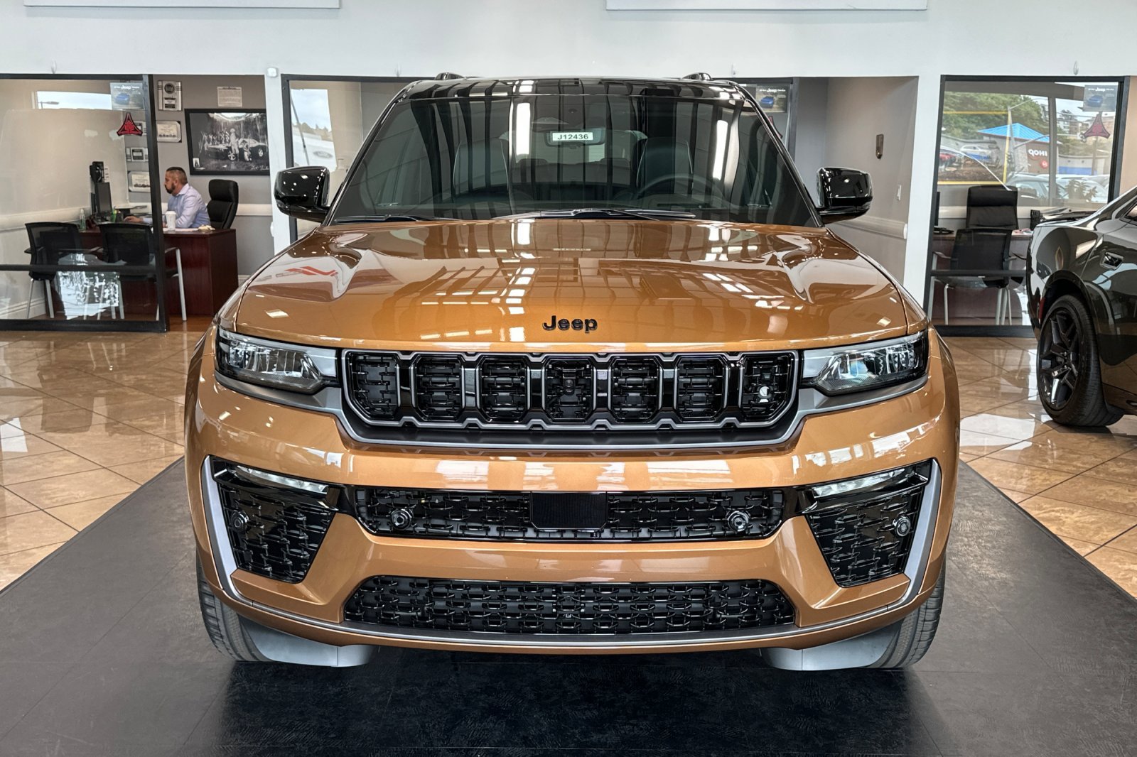 New 2026 Jeep Grand Cherokee L Summit w/ Obsidian Package AWD/4WD image 9