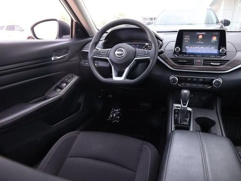 Certified 2025 Nissan Altima 2.5 SV FWD image 21
