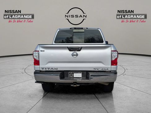 Used 2019 Nissan Titan SV AWD/4WD image 6