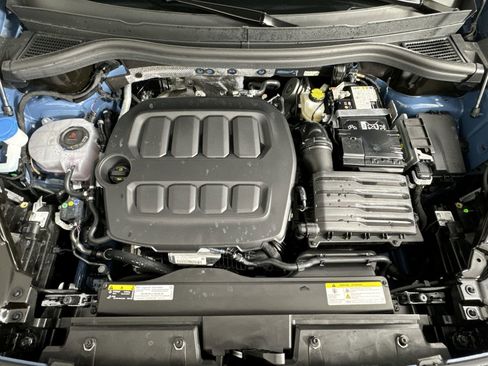 Used 2025 Volkswagen Tiguan SE image 27