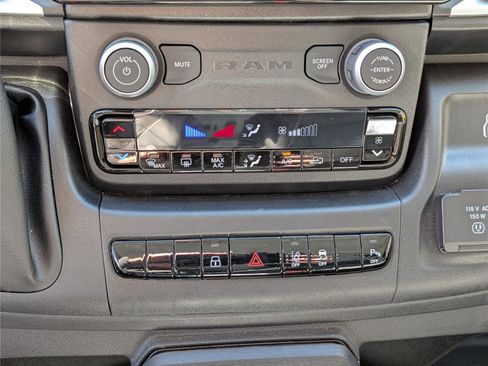 Used 2025 RAM ProMaster 2500 image 24