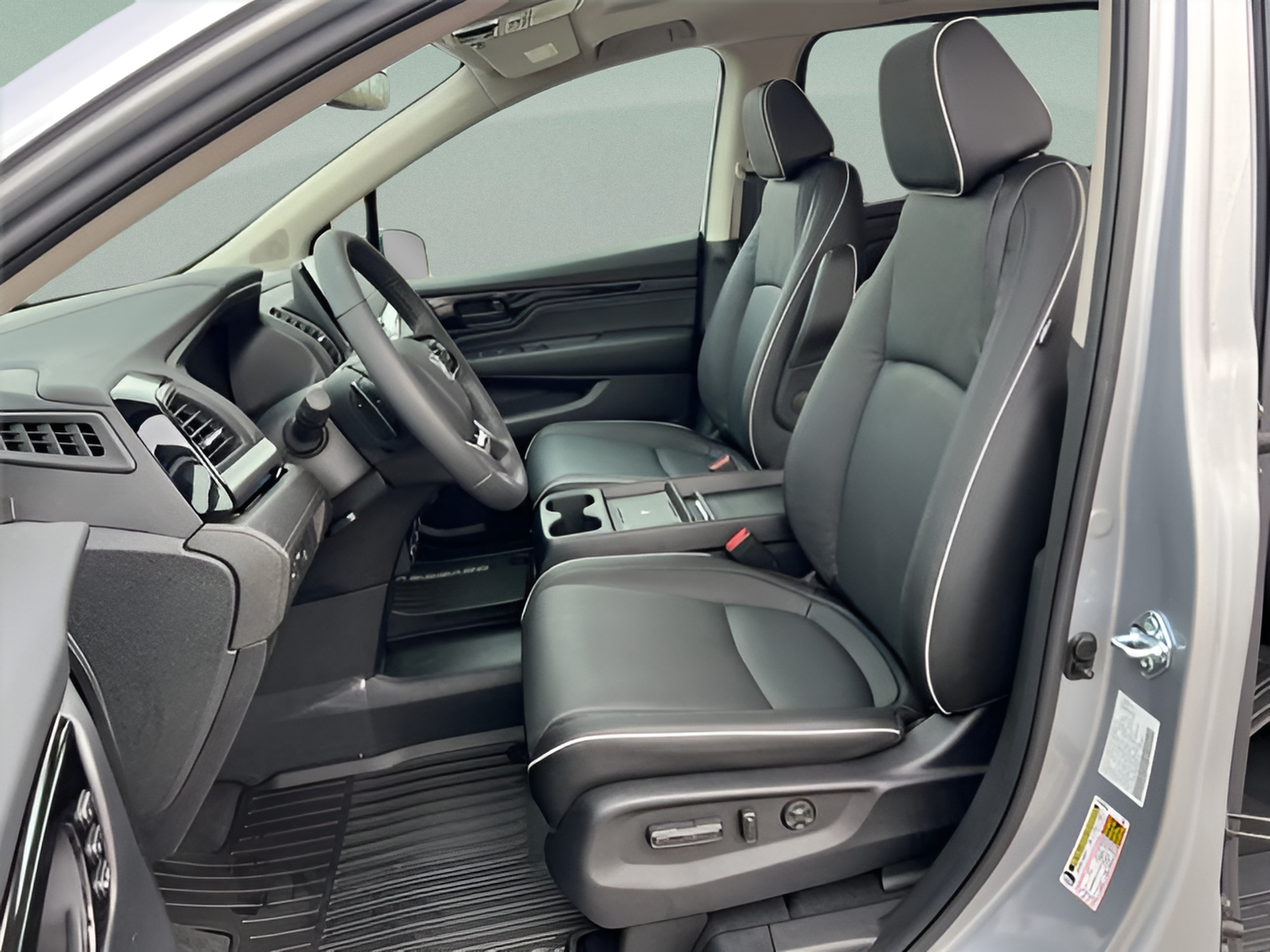 Used 2026 Honda Odyssey Touring image 7