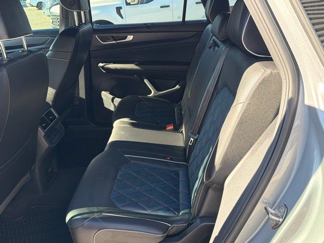 Used 2026 Volkswagen Atlas Cross Sport SEL Premium R-Line AWD/4WD image 16