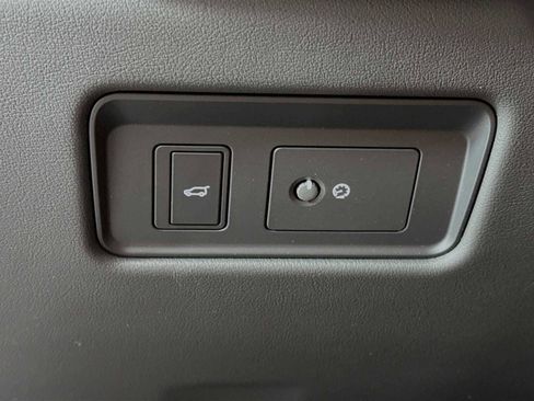 New 2025 Jaguar F-PACE R-Dynamic S image 10