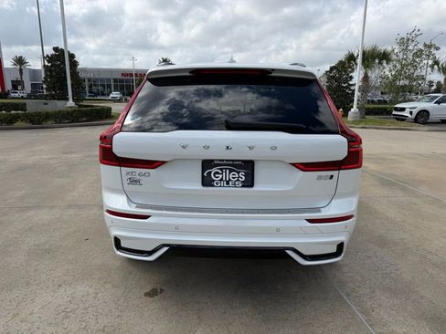 New 2026 Volvo XC60 B5 Core w/ Climate Package image 4