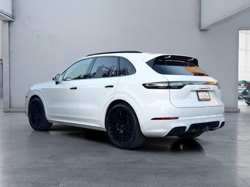 Used 2021 Porsche Cayenne GTS image 10