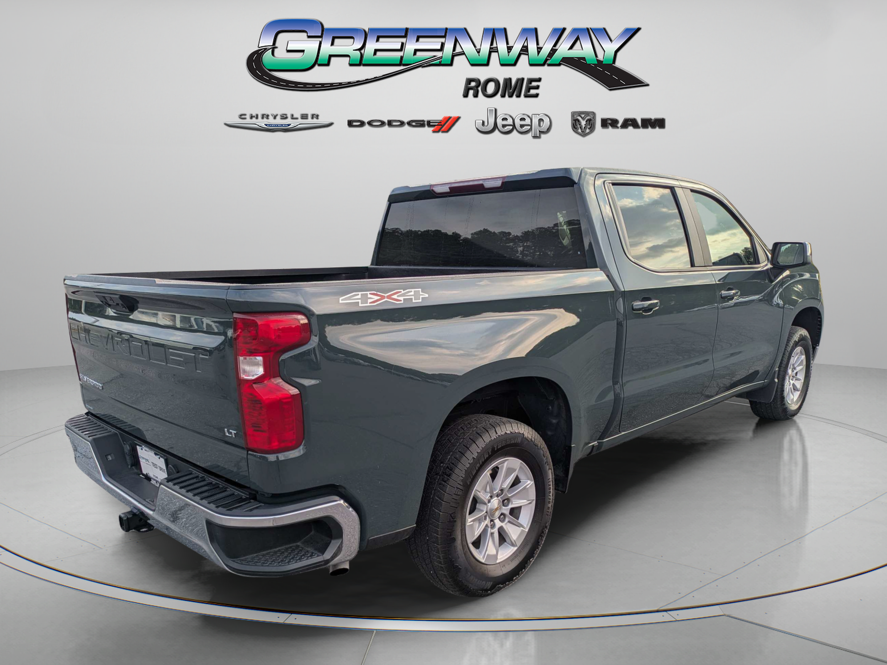 Used 2025 Chevrolet Silverado 1500 LT AWD/4WD image 7
