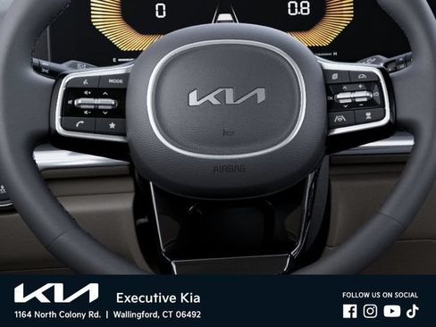 New 2026 Kia Carnival FWD image 22