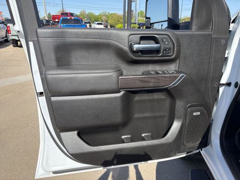 Used 2022 Chevrolet Silverado 2500 LTZ w/ LTZ Plus Package AWD/4WD image 10