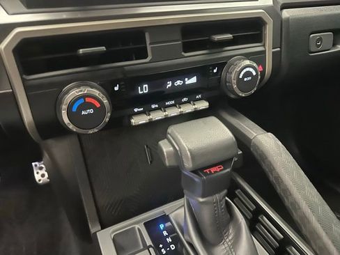 Used 2024 Toyota Tacoma TRD Sport AWD/4WD image 26