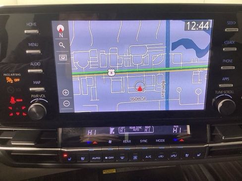 Used 2021 Toyota Sienna Limited image 23