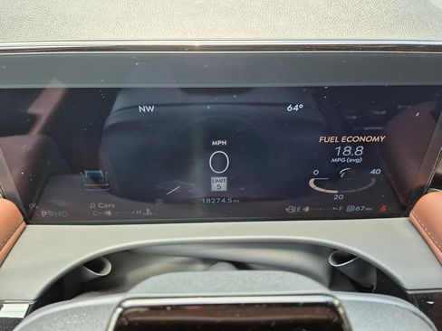 Used 2025 Lincoln Aviator Reserve w/ Equipment Group 201A AWD/4WD image 12