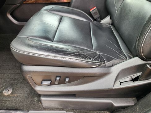 Used 2018 Chevrolet Tahoe LT image 24