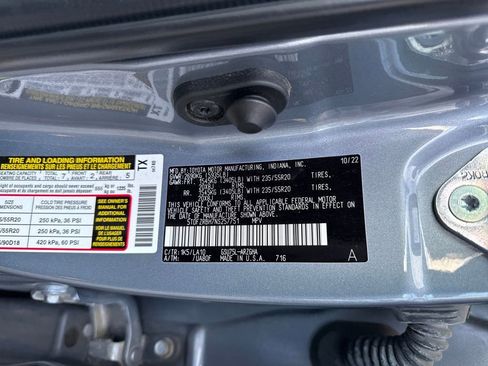 Used 2022 Toyota Highlander Platinum image 18