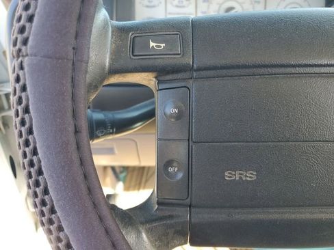 Used 1996 Ford Bronco XLT AWD/4WD image 11