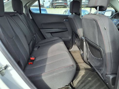 Used 2017 Chevrolet Equinox LS FWD image 19