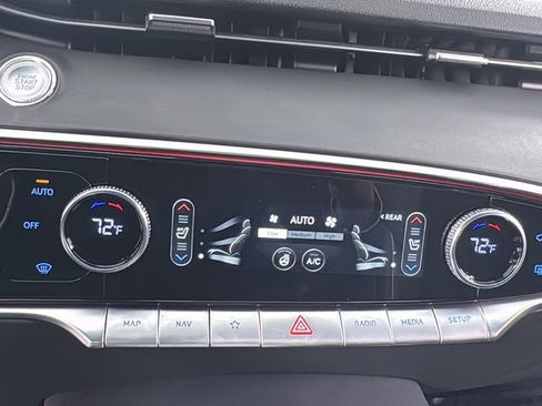 Used 2025 Genesis GV70 3.5T Sport image 27