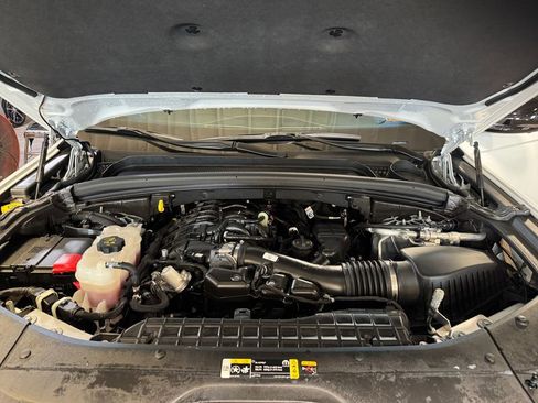 Used 2025 Jeep Grand Cherokee Limited w/ Luxury Tech Group II image 27