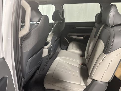 New 2026 Kia EV9 Wind image 28