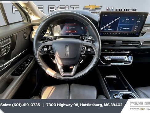 Used 2023 Lincoln Corsair Reserve w/ Equipment Group 202A image 5