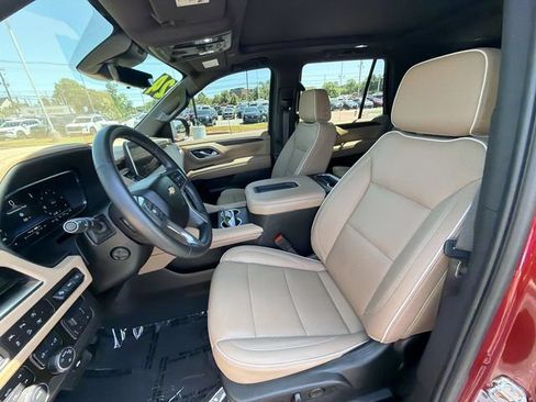 Used 2024 Chevrolet Tahoe Premier w/ Premium Package AWD/4WD image 11