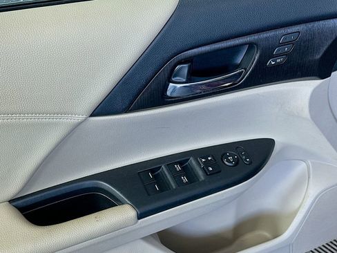 Used 2014 Honda Accord EX-L image 17