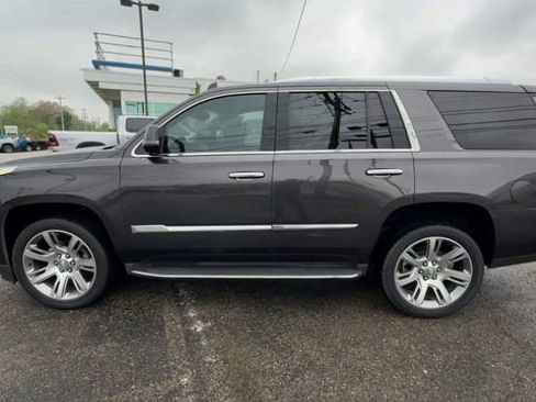 Used 2016 Cadillac Escalade Luxury AWD/4WD image 5