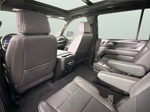 Used 2025 Chevrolet Suburban RST w/ Comfort Package RWD image 28