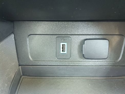 Used 2019 Ford Escape Titanium image 23