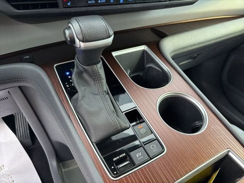 Used 2024 Toyota Sienna XLE image 21