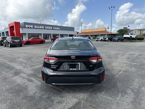 Used 2022 Toyota Corolla LE FWD image 18