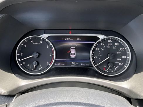 Certified 2025 Nissan Sentra SR FWD image 21