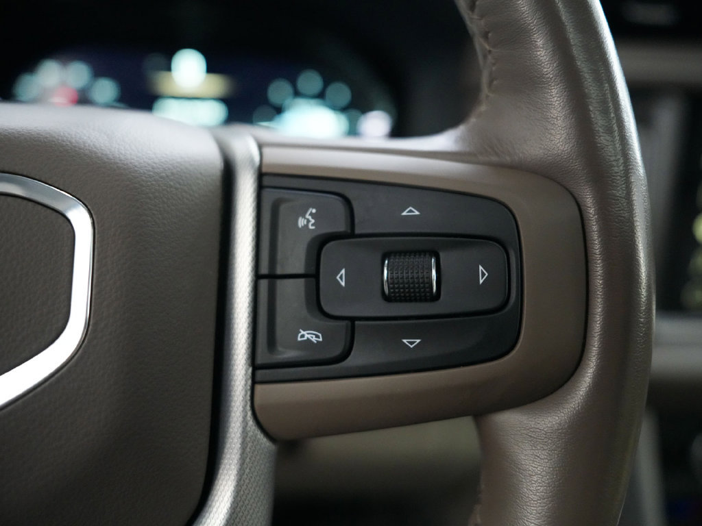 Used 2023 GMC Yukon XL Denali w/ Advanced Technology Package AWD/4WD image 24