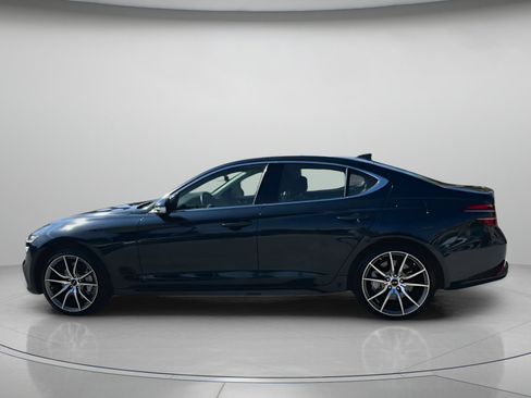 Used 2025 Genesis G70 2.5T image 17
