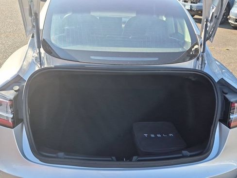 Used 2018 Tesla Model 3 Long Range RWD image 22