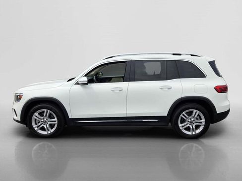 Certified 2022 Mercedes-Benz GLB 250 4MATIC w/ Premium Package Lite image 2