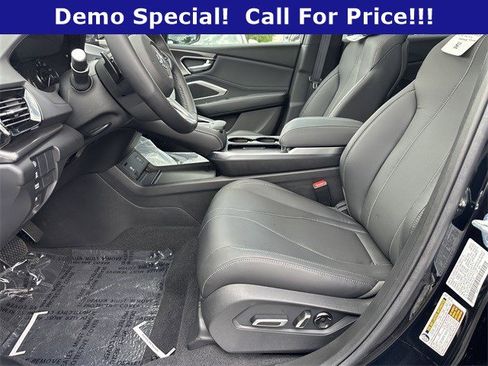 Used 2025 Acura RDX SH-AWD image 9